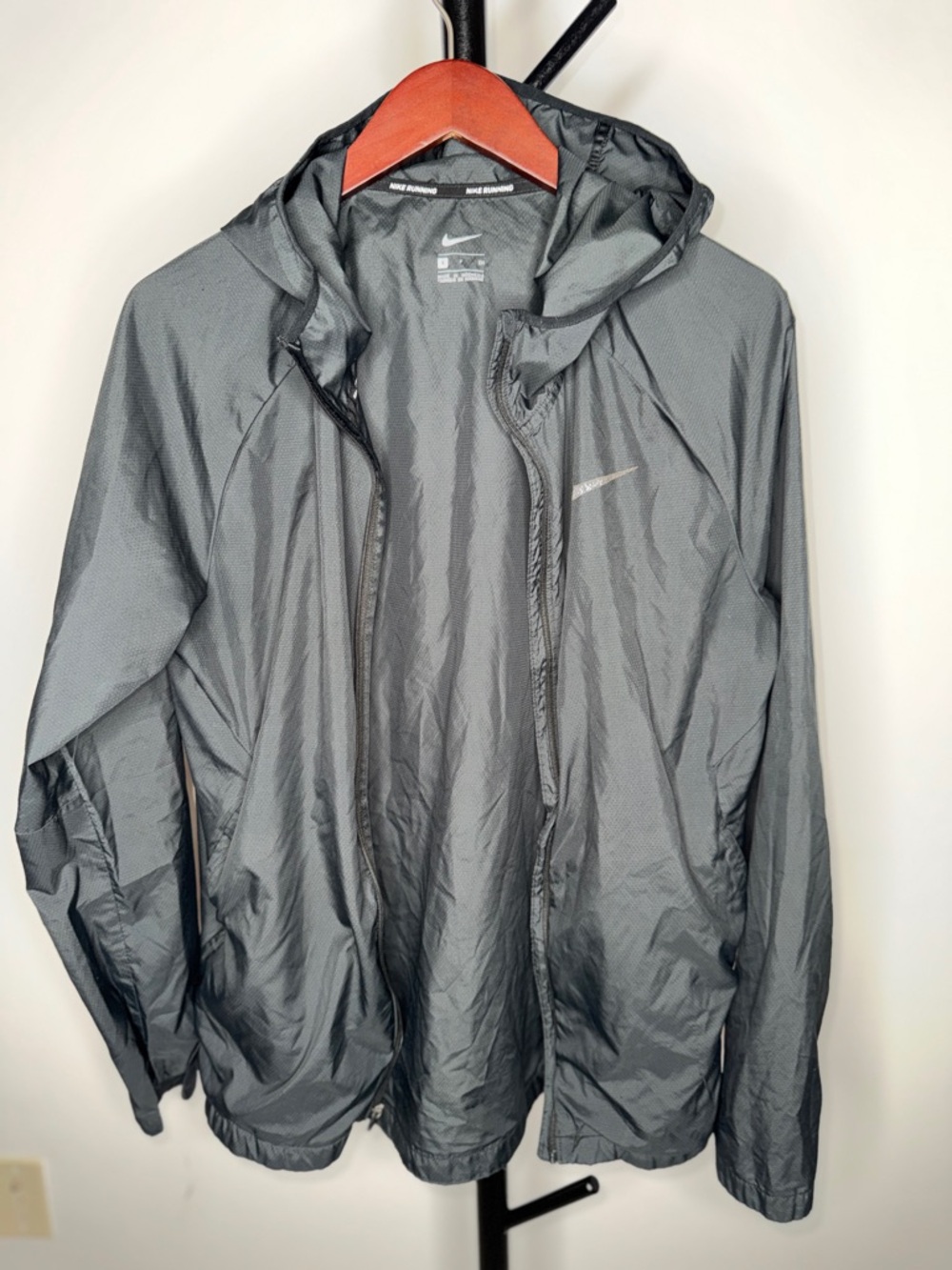 Nike Men’s Black Lightweight Hooded Jacket